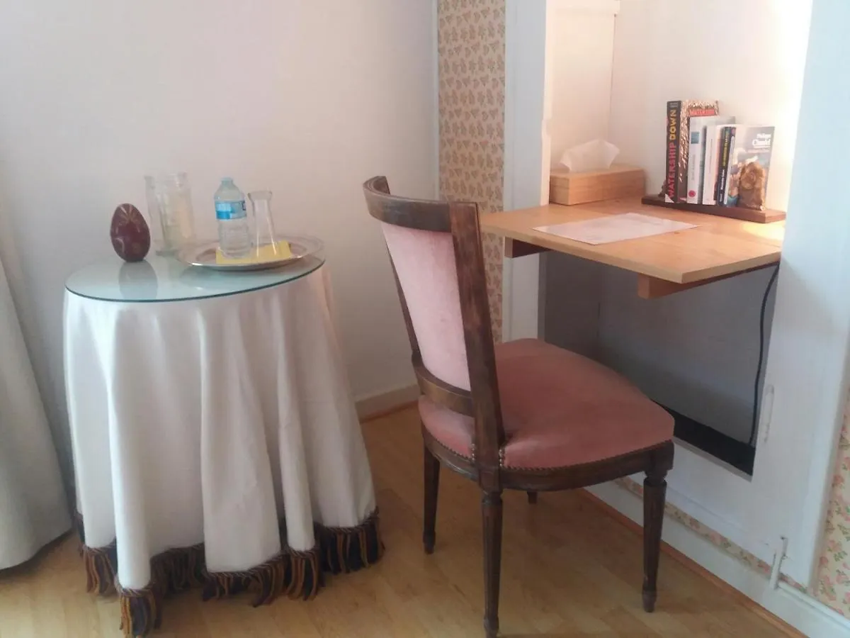 Le Clos Marie Brenod Bed & Breakfast